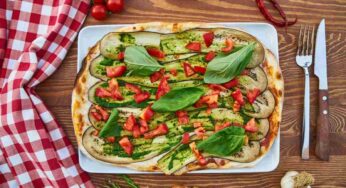 Trucchetto furbo per pizza all’ultimo minuto: leggera come una nuvola e senza lievitazione
