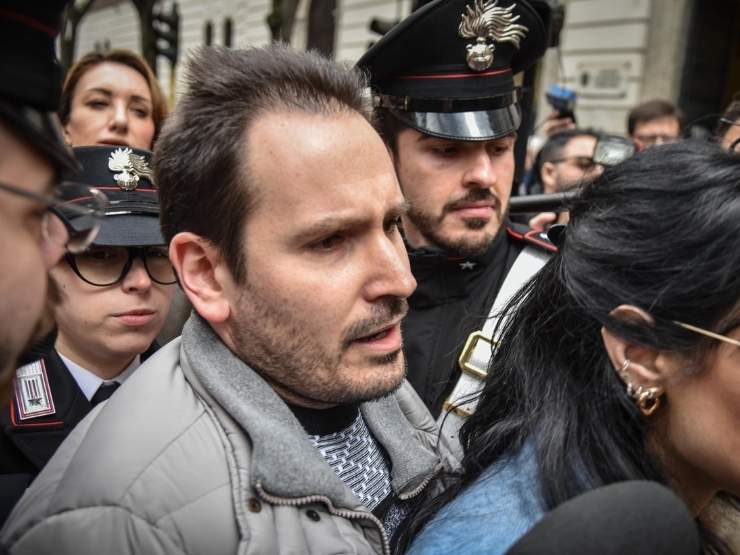 Andrea Sempio risponde alle domande dei giornalisti