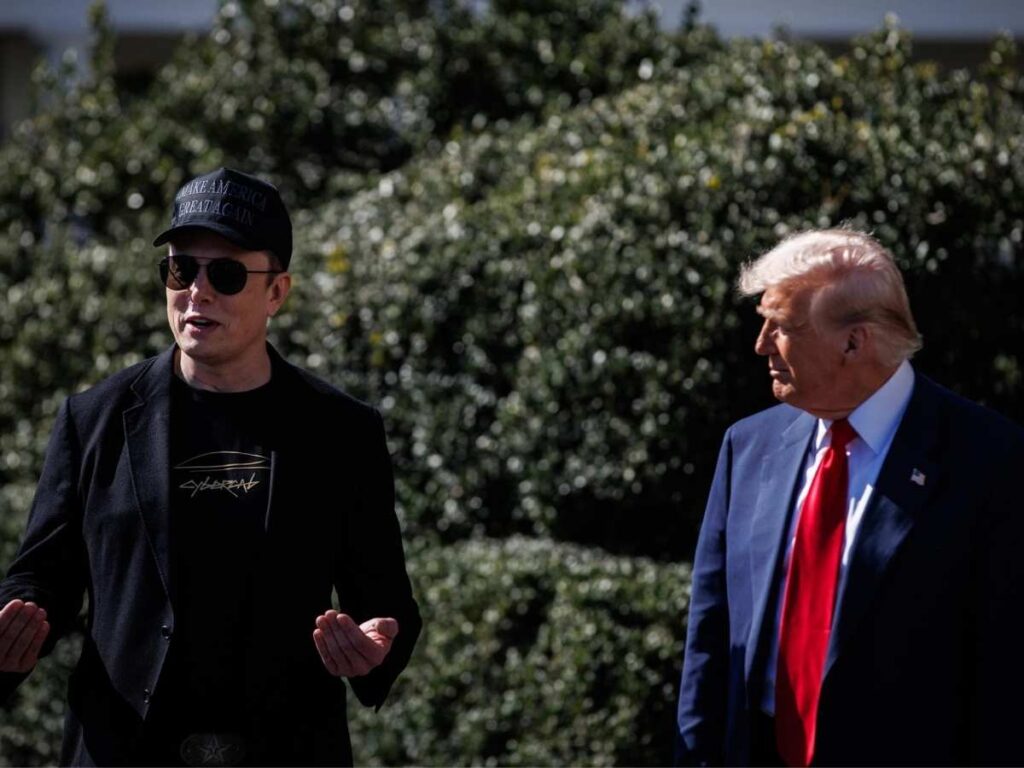 Elon Musk e Donald Trump prima dell'insediamento del presidente Usa