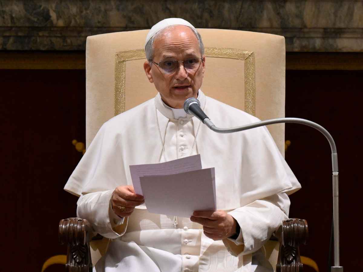 Papa Leone XIV parla ai fedeli
