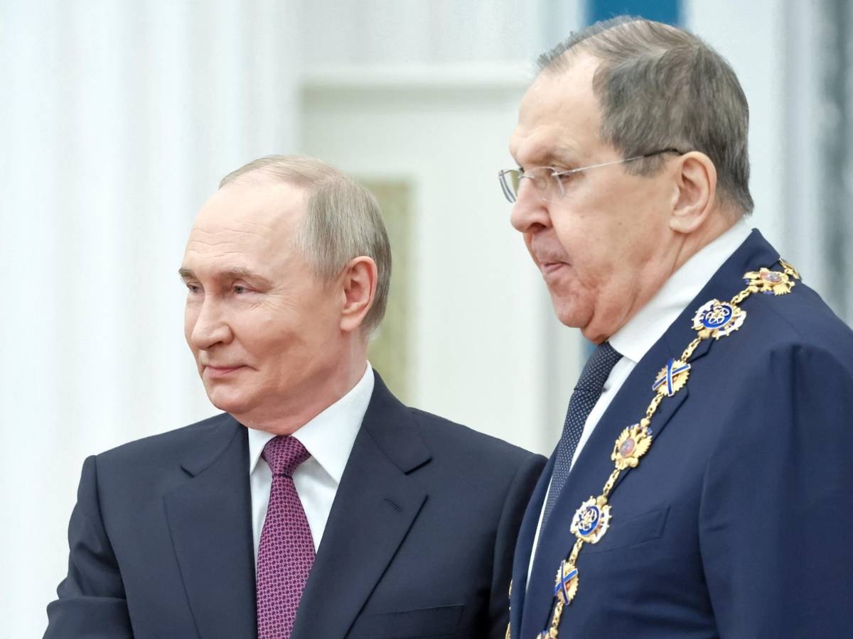 Il presidente russo Vladimir Putin e il suo ministro degli Esteri Sergej Lavrov