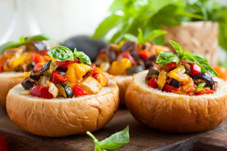 pane farcito con caponata
