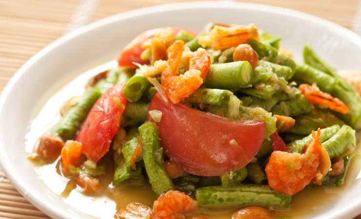 fagiolini con sugo di pomodoro