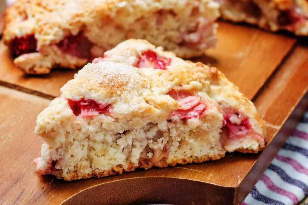 pezzo di torta alle fragole