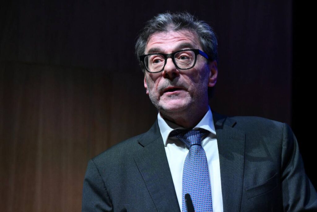 il ministro dell'economia giancarlo giorgetti