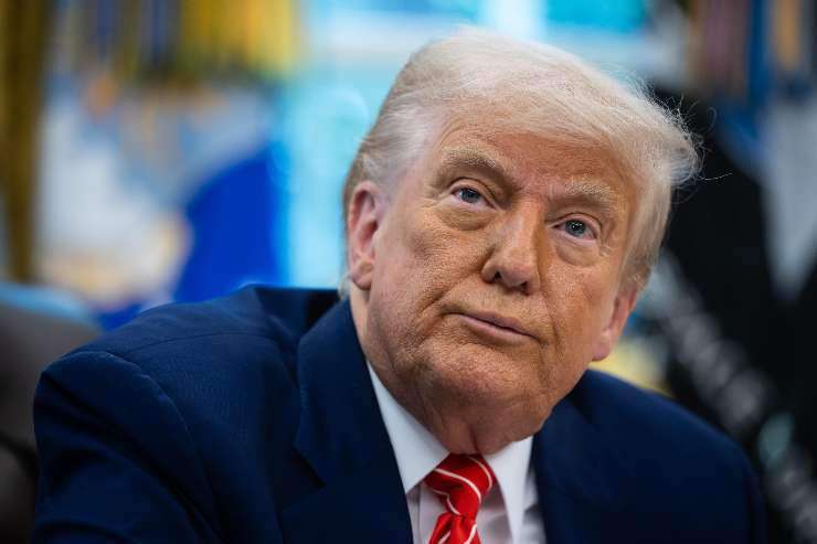 trump in posa