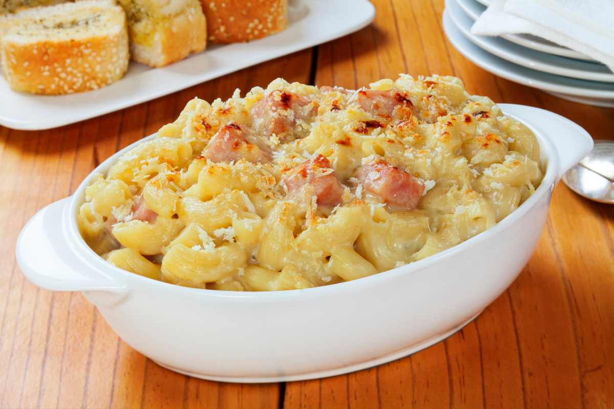 pirofila di pasta patate, provola e prosciutto