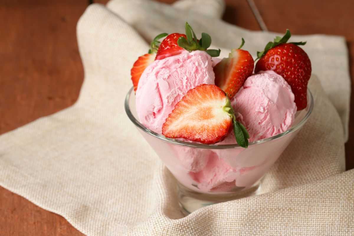 No no, niente gelato normale quest’anno io faccio il frozen yogurt: la ricetta è semplicissima
