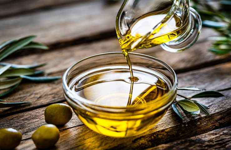 olio in ciotola