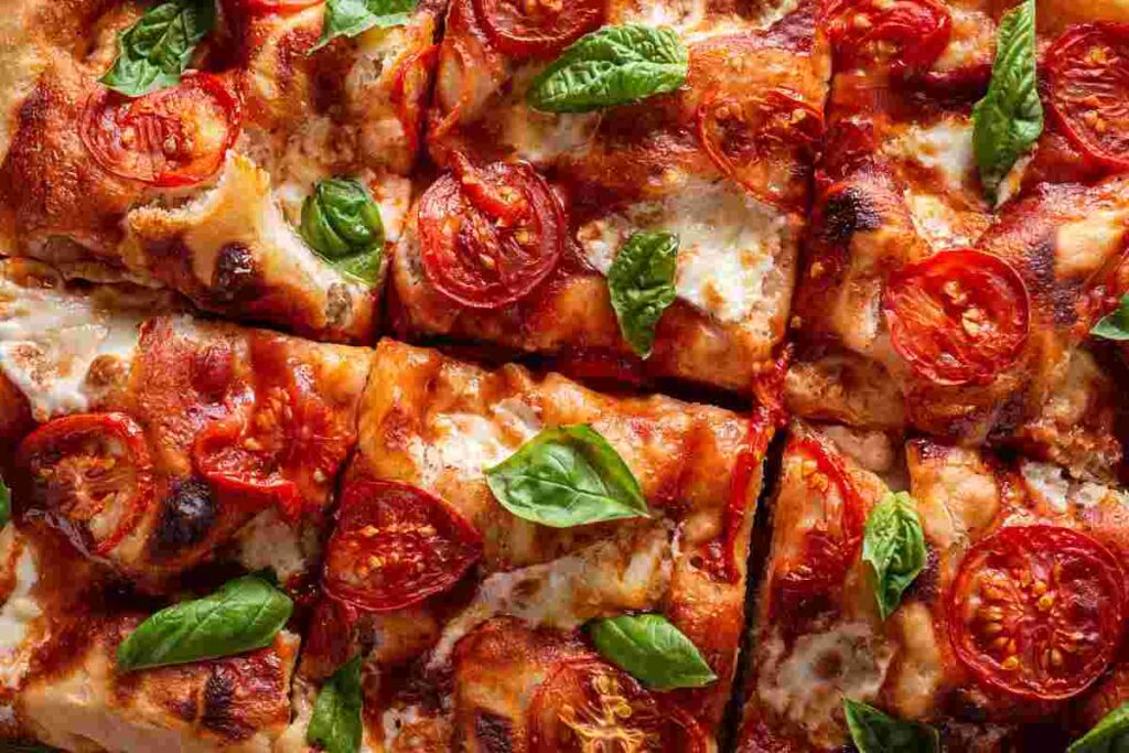 pizza con pomodoro e basilico
