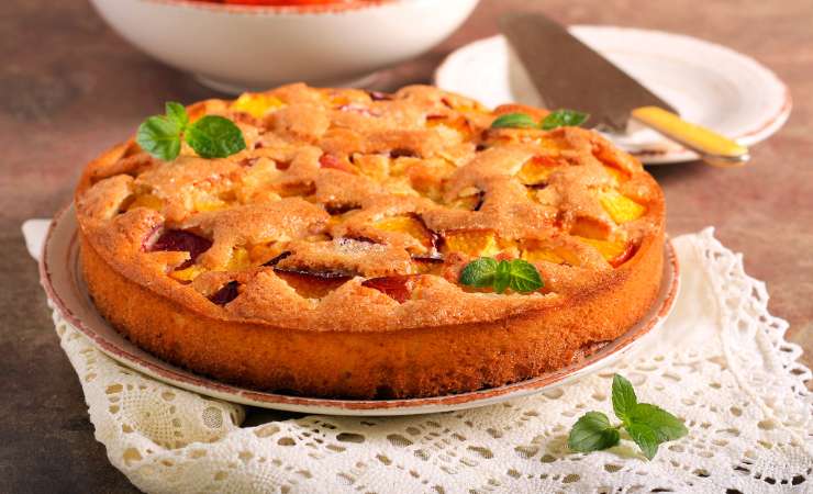 torta morbida alle pesche