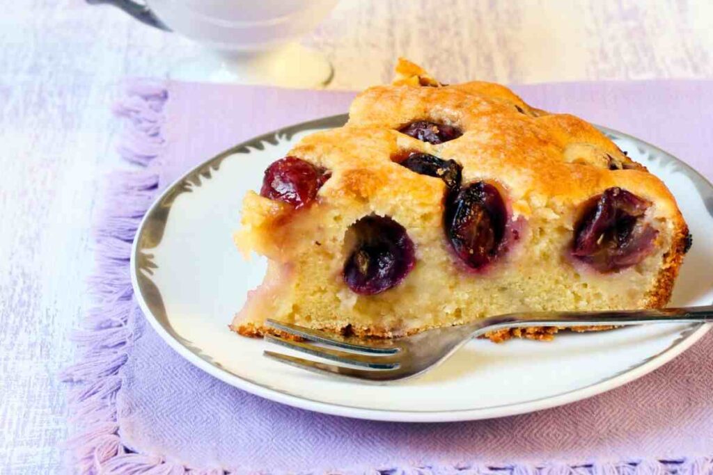 fetta di torta all'uva