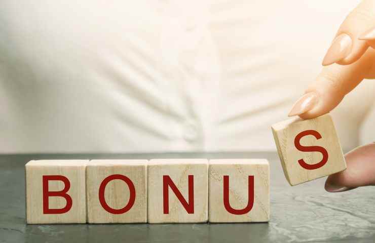 cubi formano scritta bonus