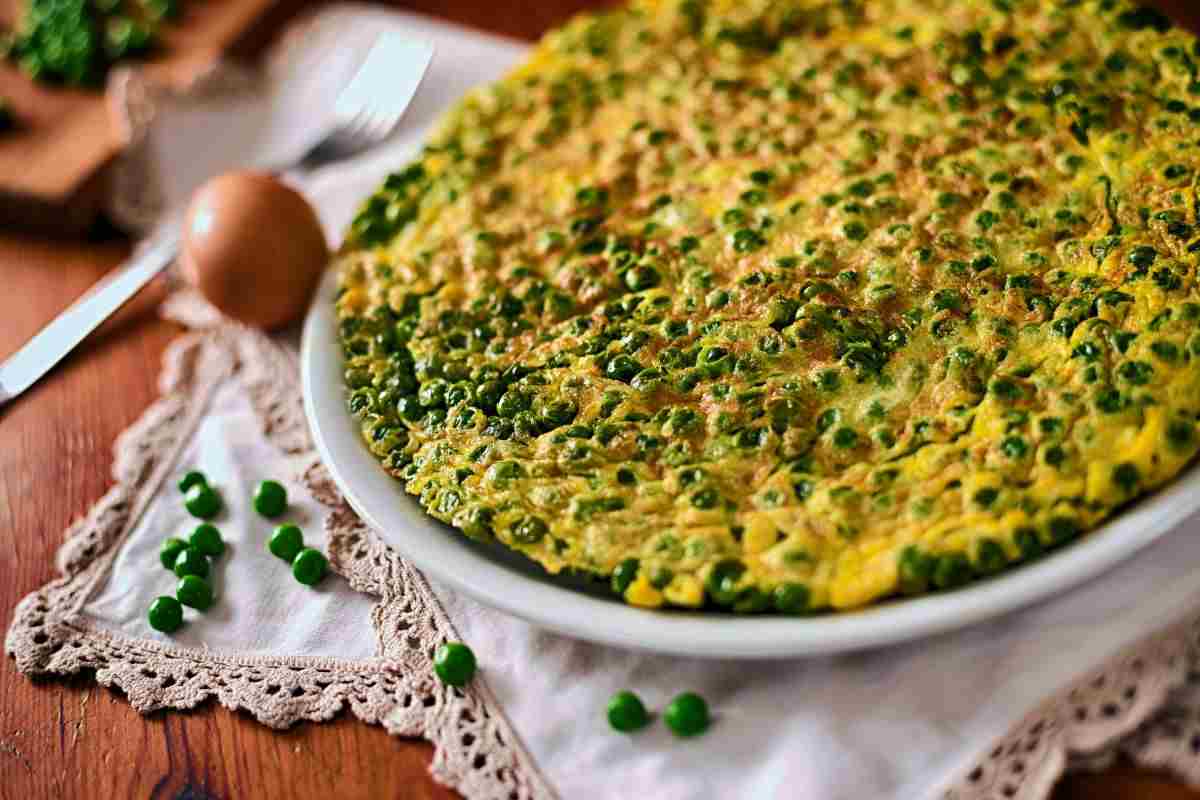 frittata di piselli in piatto