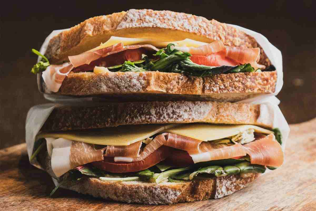 tost rucola prosciutto crudo e formaggio