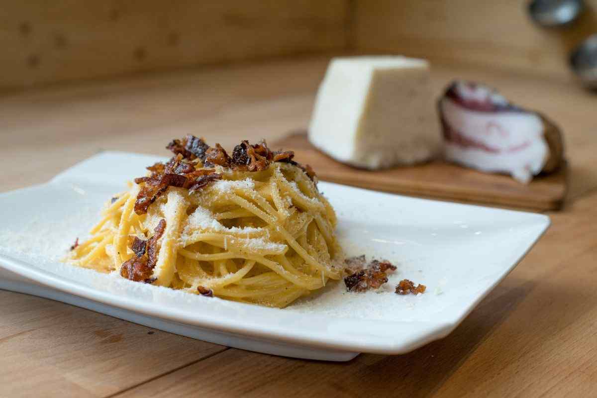 piatto di bucatini alla gricia