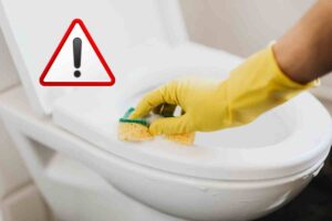 pulire wc attenzione