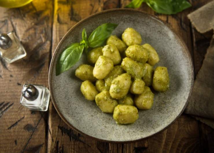 gnocchi col pesto di basilico