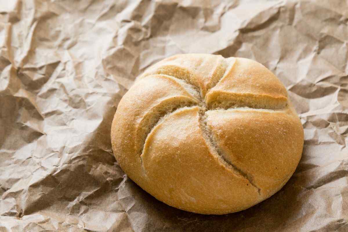 panino rosetta su carta per pane