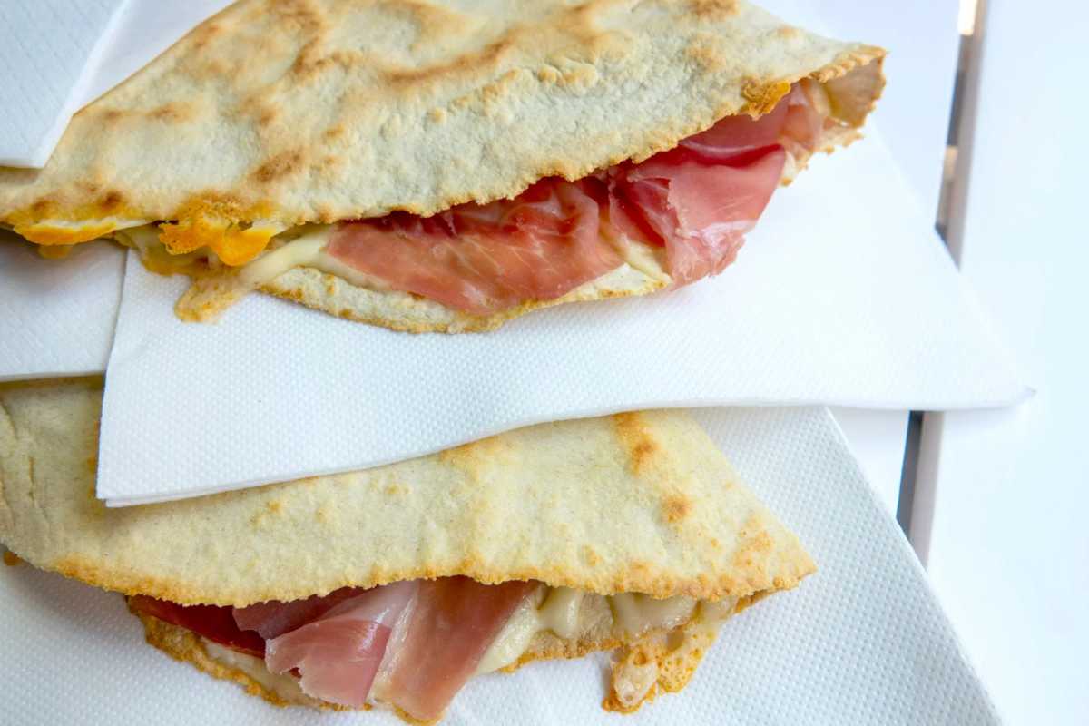 Piadine farcite con prosciutto crudo e formaggio