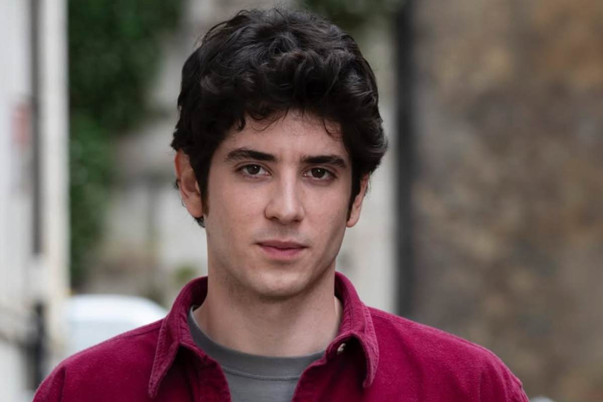 Nicolas Maupas nei panni di Simone Balestra in Un Professore