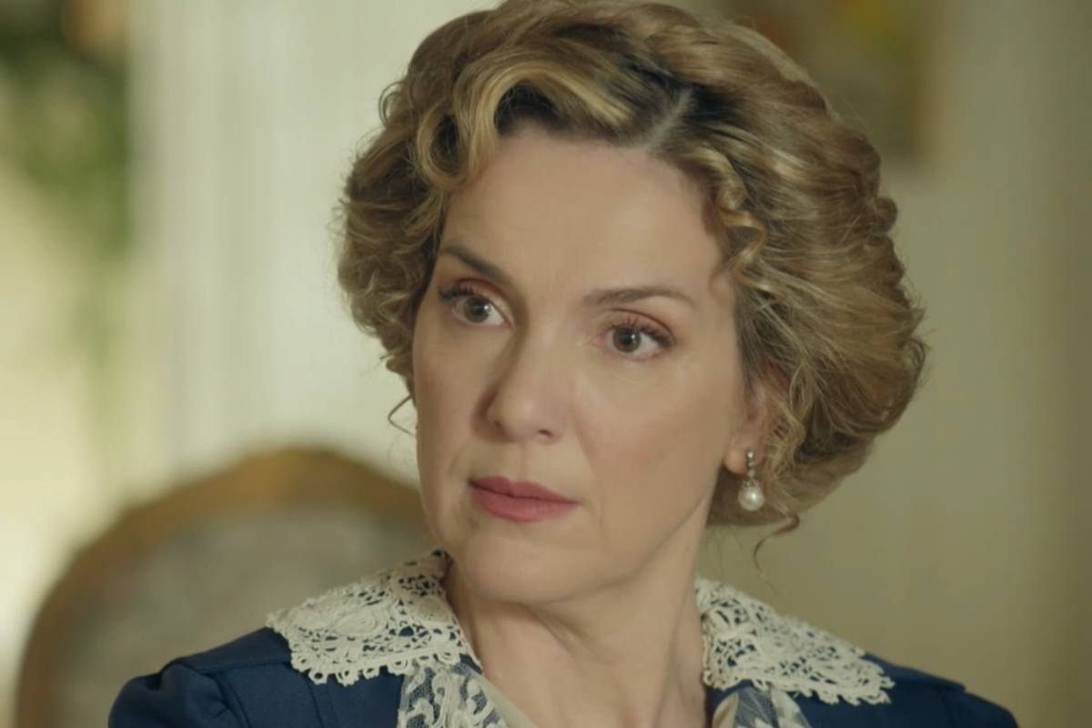 Cruz con occhi spalancati