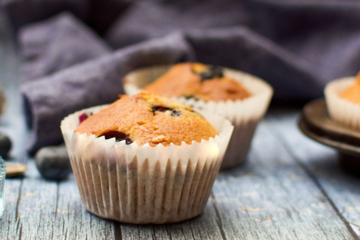 Due muffin cotti con uvetta